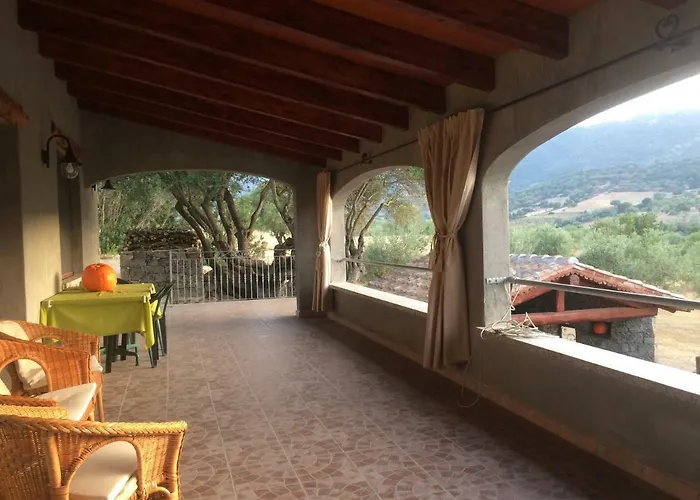 S'umbra De S'ozzastru 度假居 奥尔戈索洛