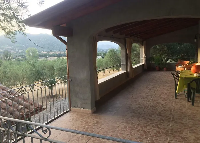 度假居 S'umbra De S'ozzastru 奥尔戈索洛